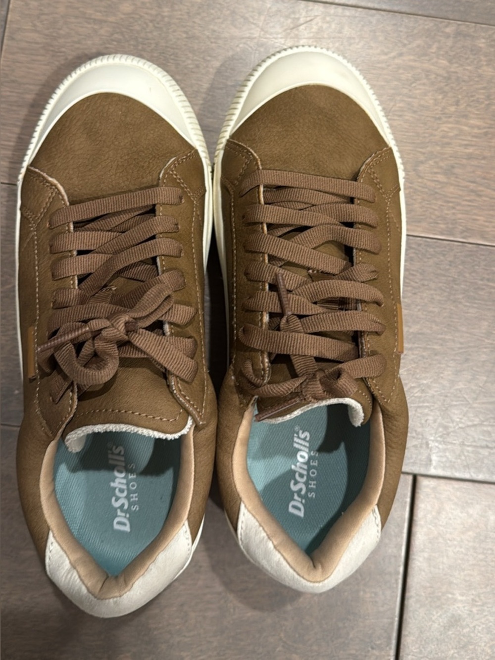 Dr. Scholl’s sneakers
